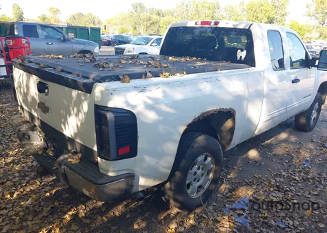 2011 Chevrolet Silverado 1500 Lt from USA, damaged, VIN 1GCRKSE38BZ146824